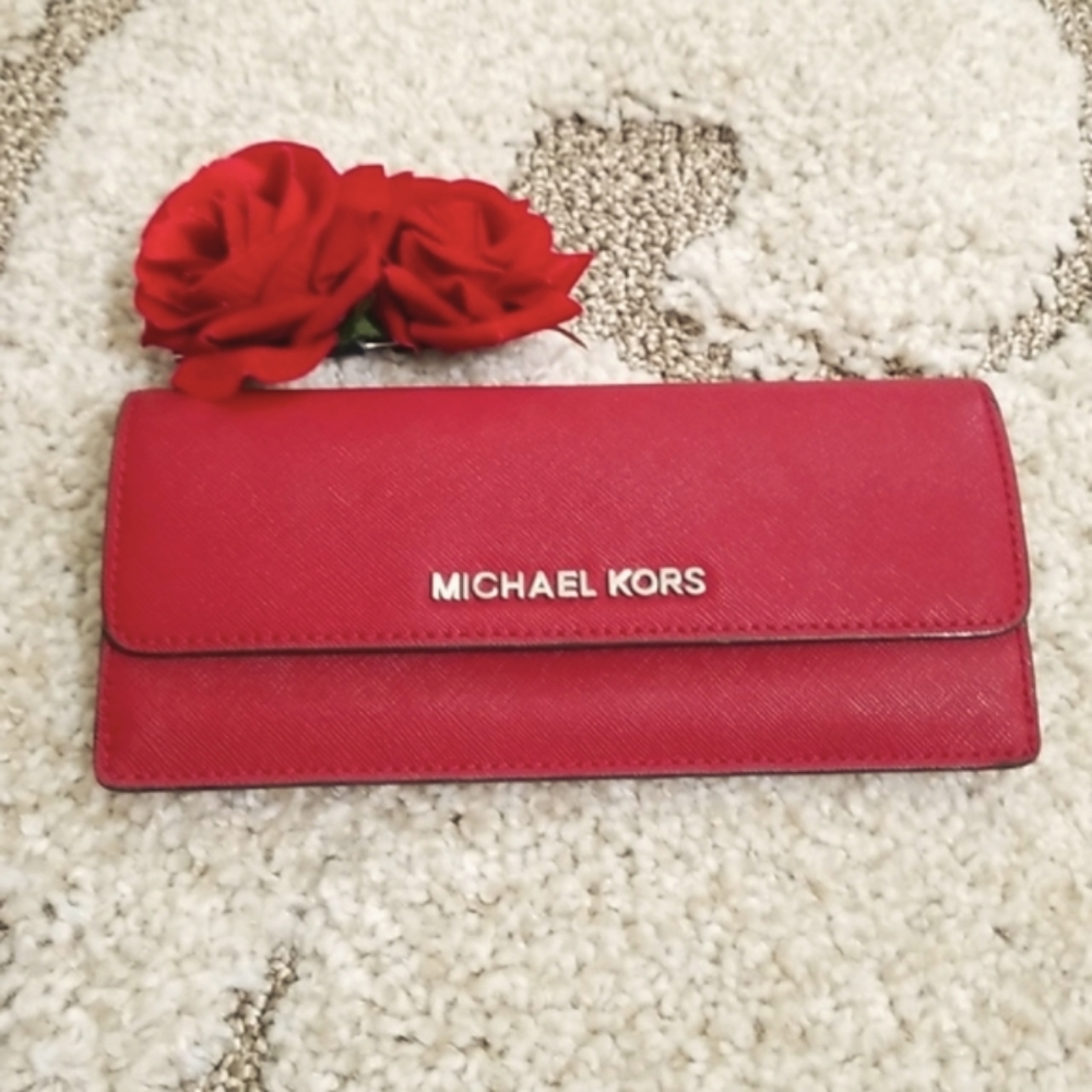 ⛔SOLD⛔NWOT MK jet set wallet in red color! - Picture 2 of 10